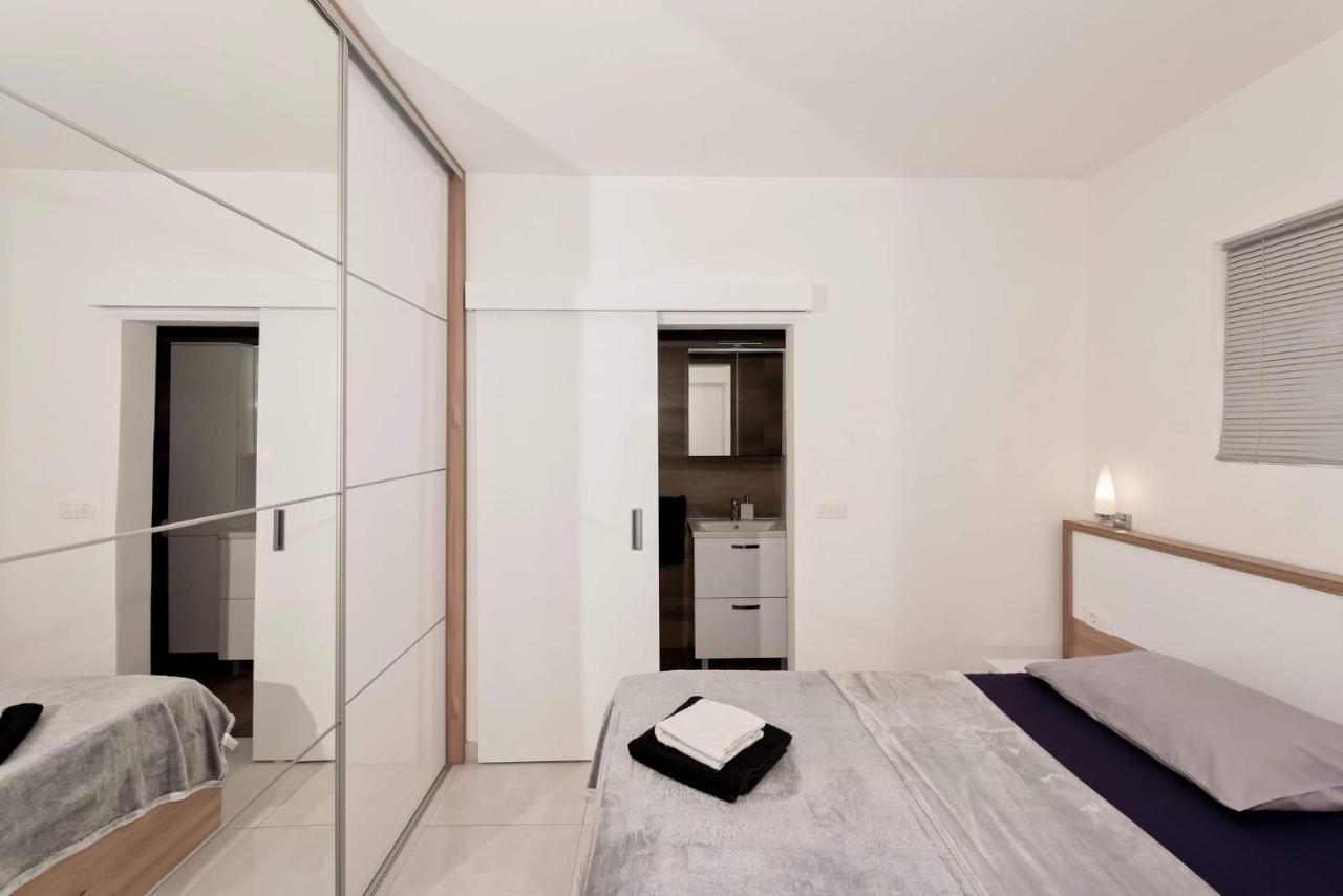 Apartment White Pearl Razanac Exterior photo